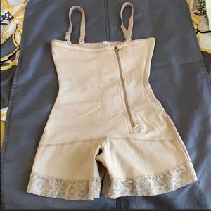 Compression garment, Colombian faja.